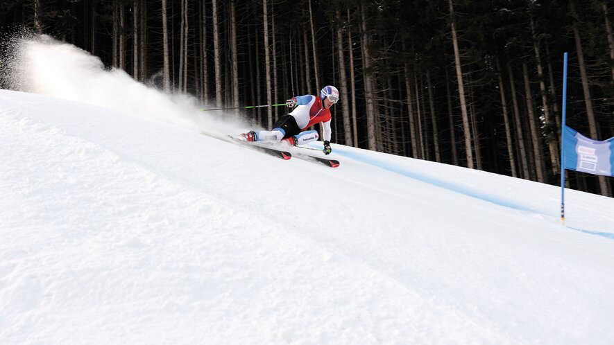 Skirennläufer beim Training in Saalfelden Leogang | © Familie Hörl