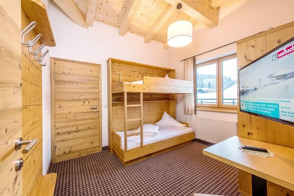 Kinderzimmer Vierbett