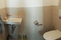 Separates WC Separates WC