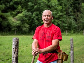 Wanderführer auf Wanderweg in Saalfelden-Leogang | © Florian Lechner