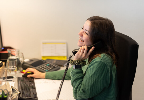Bei uns wird Teamgeist gelebt – mit echter Begeisterung und einem Lachen am Arbeitsplatz. | © cb-photography / Christoph Bayer