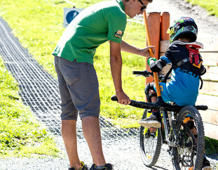 Kind auf Mountainbike am Riederfeldlift | © Klemens König