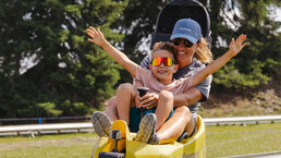 Klangrodelbahn am Berg der Sinne in Leogang mit musikalischen Klang-Elementen entlang der Strecke – Freizeitspaß in den Salzburger Alpen | © Michael Geißler