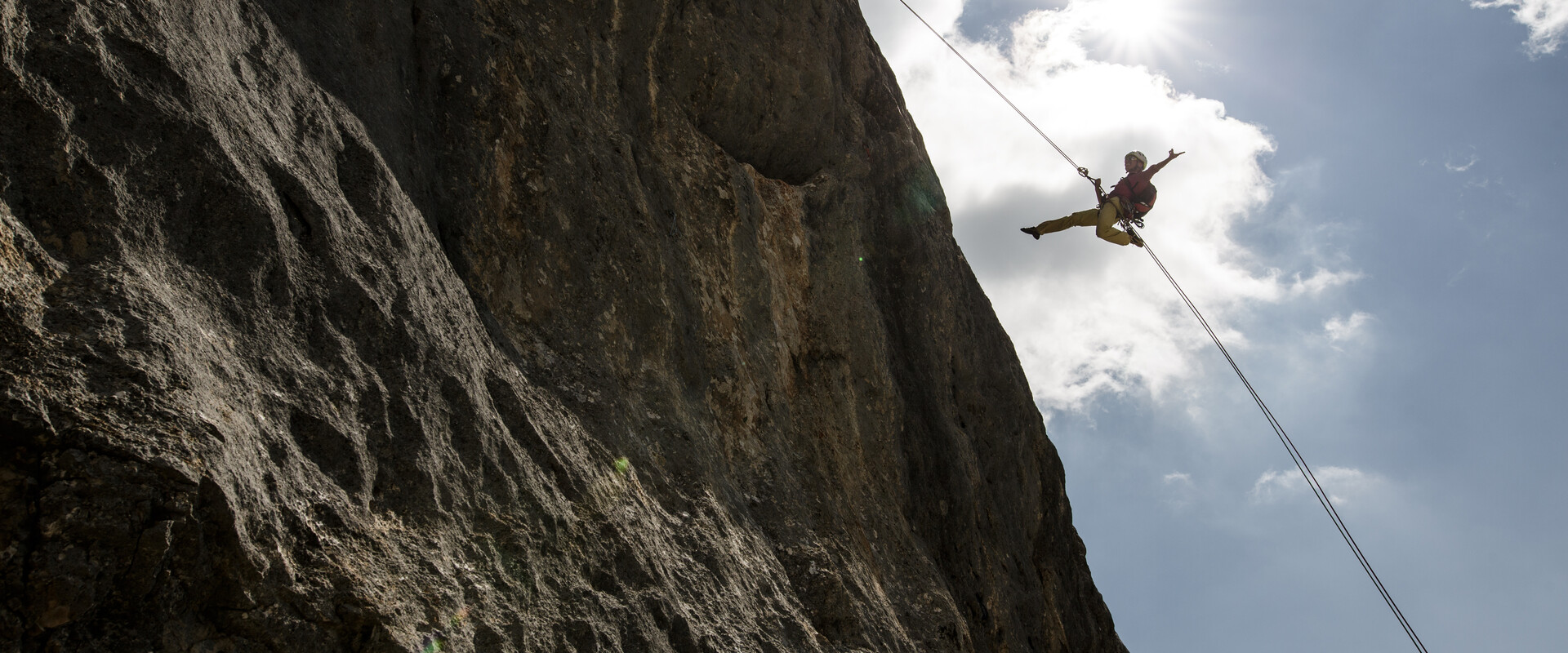 Kletterer beim Abstieg am Klettersteig in Leogang | © Sportalpen