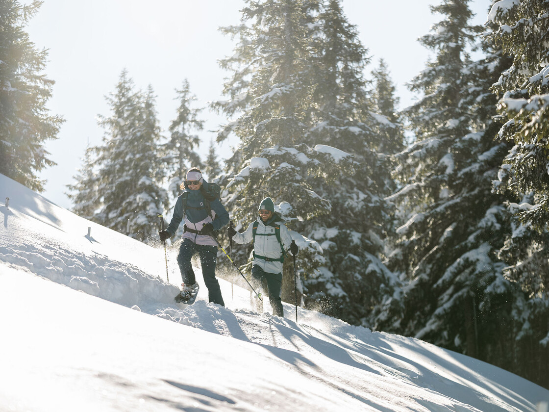 Schneeschuhwandern in Saalfelden-Leogang | © Moritz Ablinger Schneeschuhwandern abseits der Pisten in Saalfelden-Leogang | © Moritz Ablinger