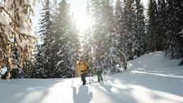 Zwei Skitourengeher bei einer Tour in Saalfelden Leogang | © Moritz Ablinger