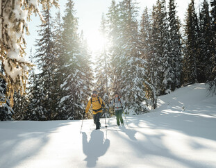 Zwei Skitourengeher bei einer Tour in Saalfelden Leogang | © Moritz Ablinger