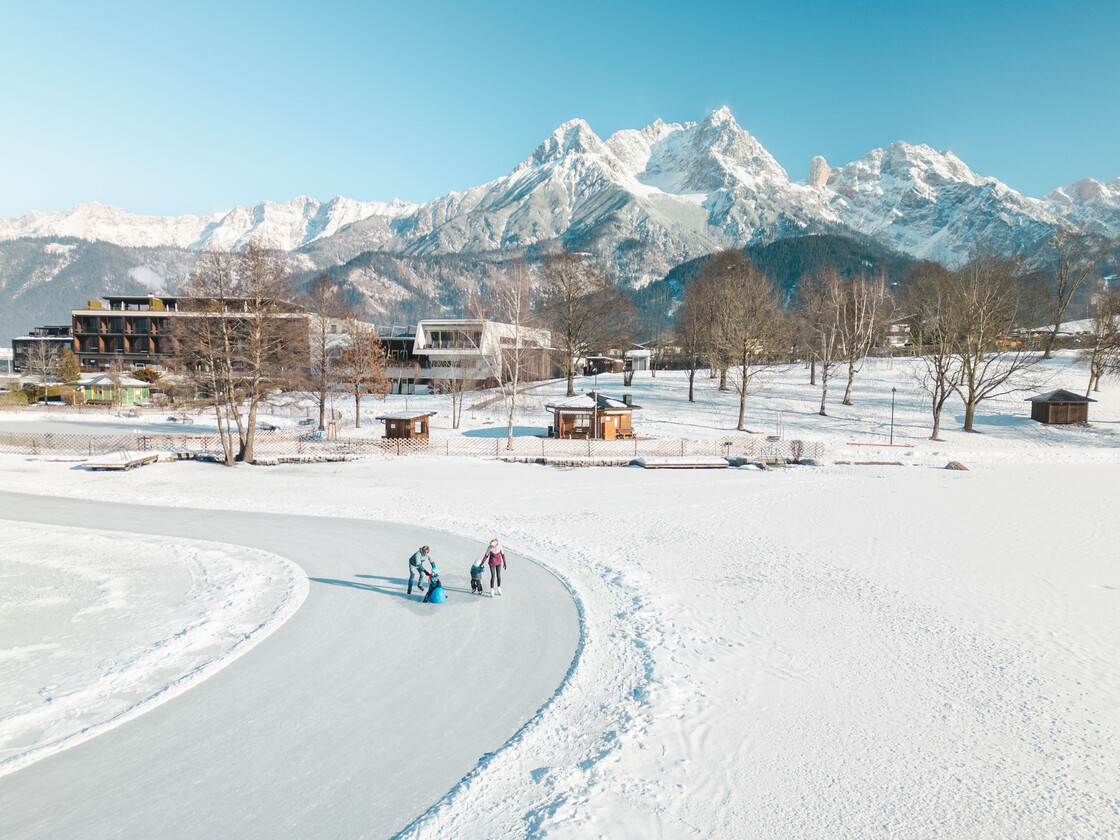 Eislaufen am Ritzensee in Saalfelden | © Michael Geißler Eislaufen am Ritzensee in Saalfelden | © Michael Geißler