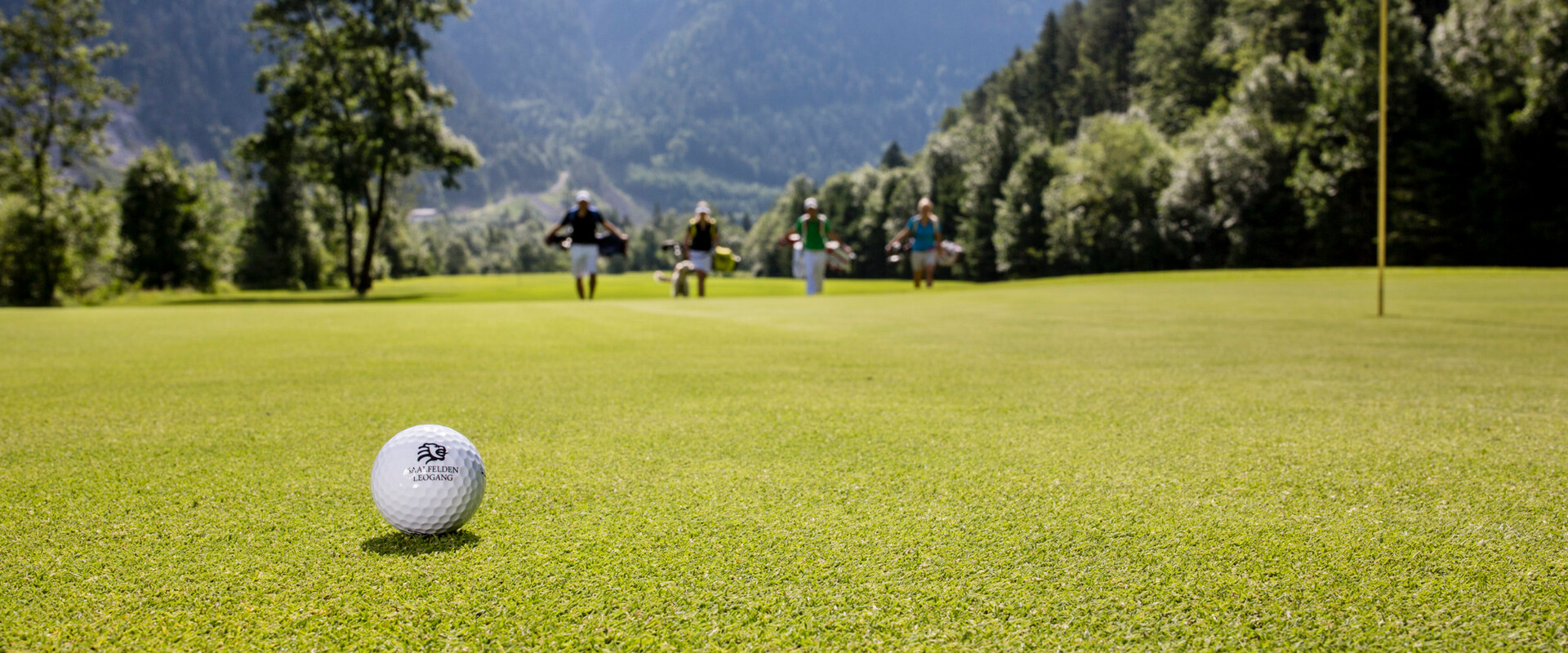 Golf spielen bei Sonnenschein in Saalfelden Leogang | © Peter Moser