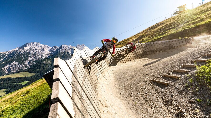 Mountainbiker im Bikepark Leogang | © Klemens König