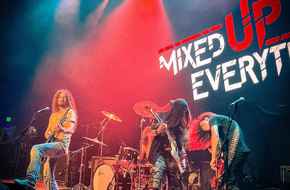 10_Mixed Up Everything Band_03