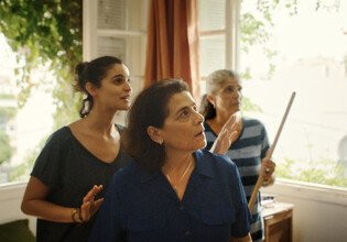 10_MitleiserStimme01©Neue Visionen