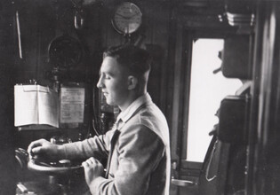 Karl Reinthaler in der Lok | © Privatarchiv Familie Reinthaler