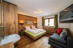 urlaub-auf-dem-bauernhof-leogang-ferienwohnung-zim