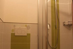 3Bett Dusche2 3Bett Dusche2