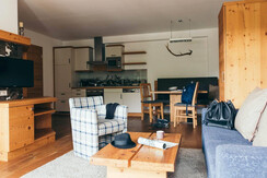 Apartment Schwarzleo 2 - kitchen & living room