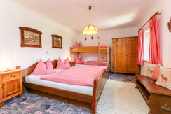 bauernhofurlaub-saalfelden-doppelzimmer-stockbett