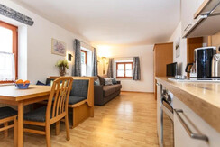 Wohnküche_mit_Schlafsofa