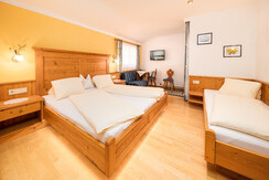 Dreibettzimmer im Apartment Birnhorn