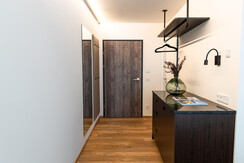 Saal Zimmer 1 ausgebessert Türschnalle Saal Zimmer 1 ausgebessert Türschnalle