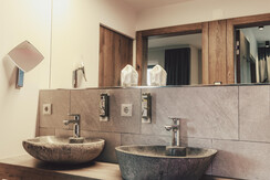 7_focus-media_web_familiensuite-salzburger-bad1 7_focus-media_web_familiensuite-salzburger-bad1
