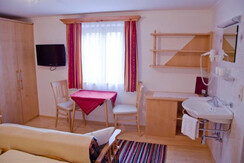 Beispielbild: Sitzecke im Doppelzimmer