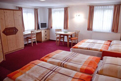 Beispielbild: Vierbettzimmer mit Sitzecke