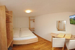 riederhof_app1-zi2_panorama3676-3690_1_17.03.25-10