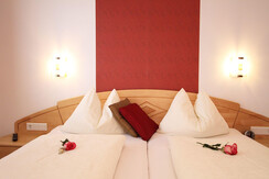 Fewofür2-Steiner-Leogang-Schlafzimmer