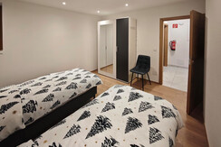 Bedroom B - 2 single beds 01