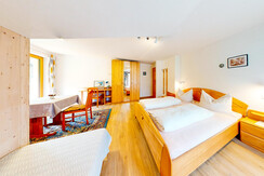 Leogang-Schlafzimmer-06042024_110139