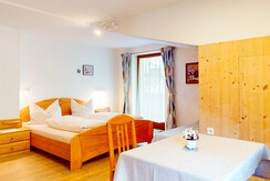 Leogang-Schlafzimmer-06042024_110101