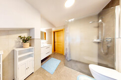 Leogang-Bad-06042024_110422