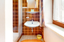 Leogang-Sz-2-Bathroom