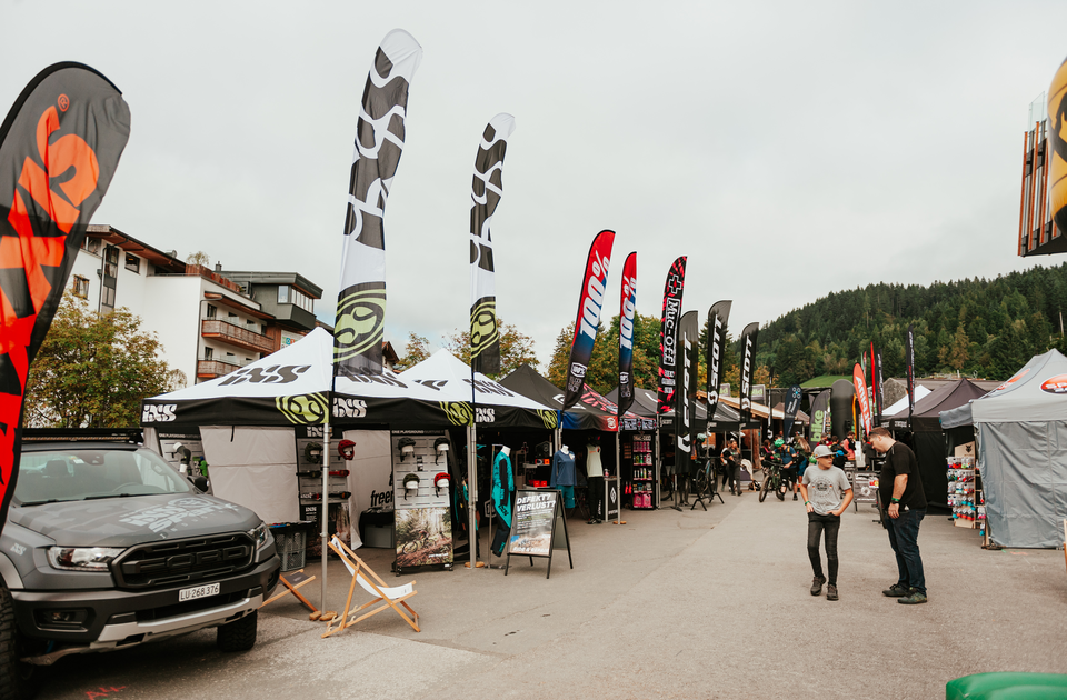 Zelte der Aussteller beim Bike Festival in Leogang | © Delius Klasing