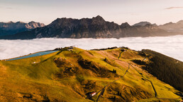 Luftaufnahme der Berglandschaft am Berg der Sinne