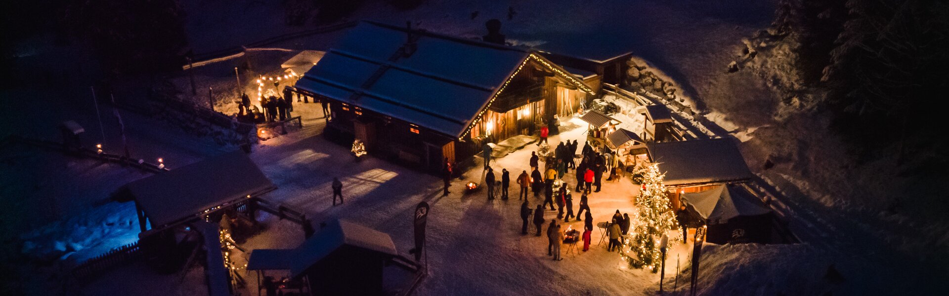 Das Unterberghaus in verschneiter Winterlandschaft im Leoganger Schwarzleotal im Salzburgerland. | © Michael Geißler