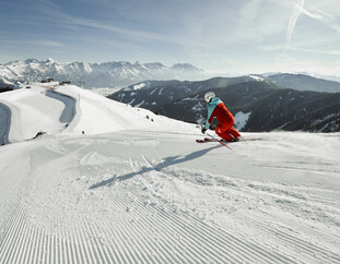 Skiing at the Asitz in Leogang | © Lolin Skiing at the Asitz on fresh slopes | © Lolin