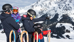 Rodeln mit KIndern in Saalfelden | © Christoph Bayer