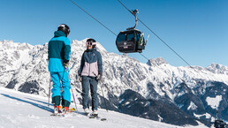 two skiers in the Skicircus in Saalfelden-Leogang | © Michael Geißler